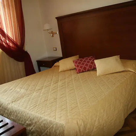 Alessandro Della Spina Hotel 3*