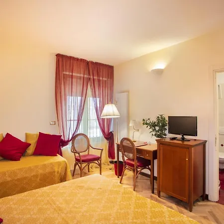 Alessandro Della Spina Hotel 3*